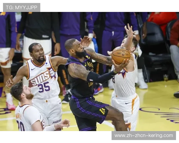 湖人拉拉维亚26分成逆转奇兵，末节关键表现助球队取22胜